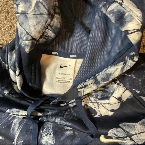 Nike Therma-FIT Men's Pullover Fitness
Hoodie, Size XL - Picture 3 of 3